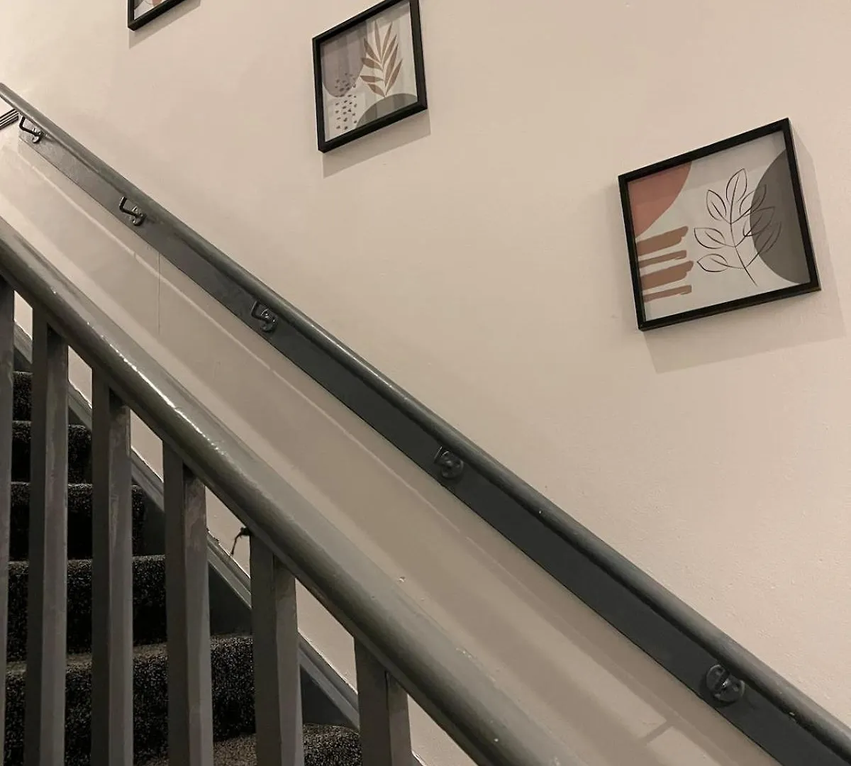 5 Bedroom House - 10 Beds - City Centre - Parking Cardiff United Kingdom