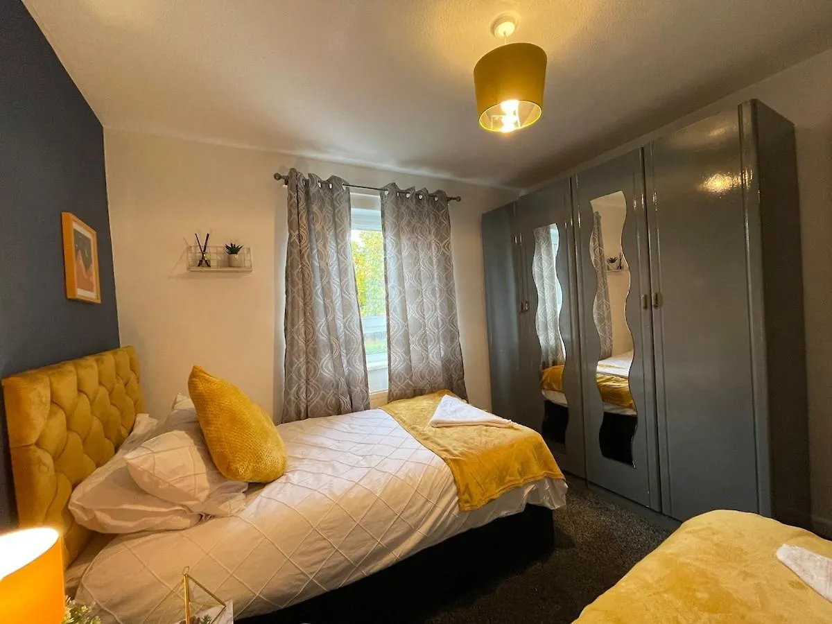 Holiday home 5 Bedroom House - 10 Beds - City Centre - Parking Cardiff