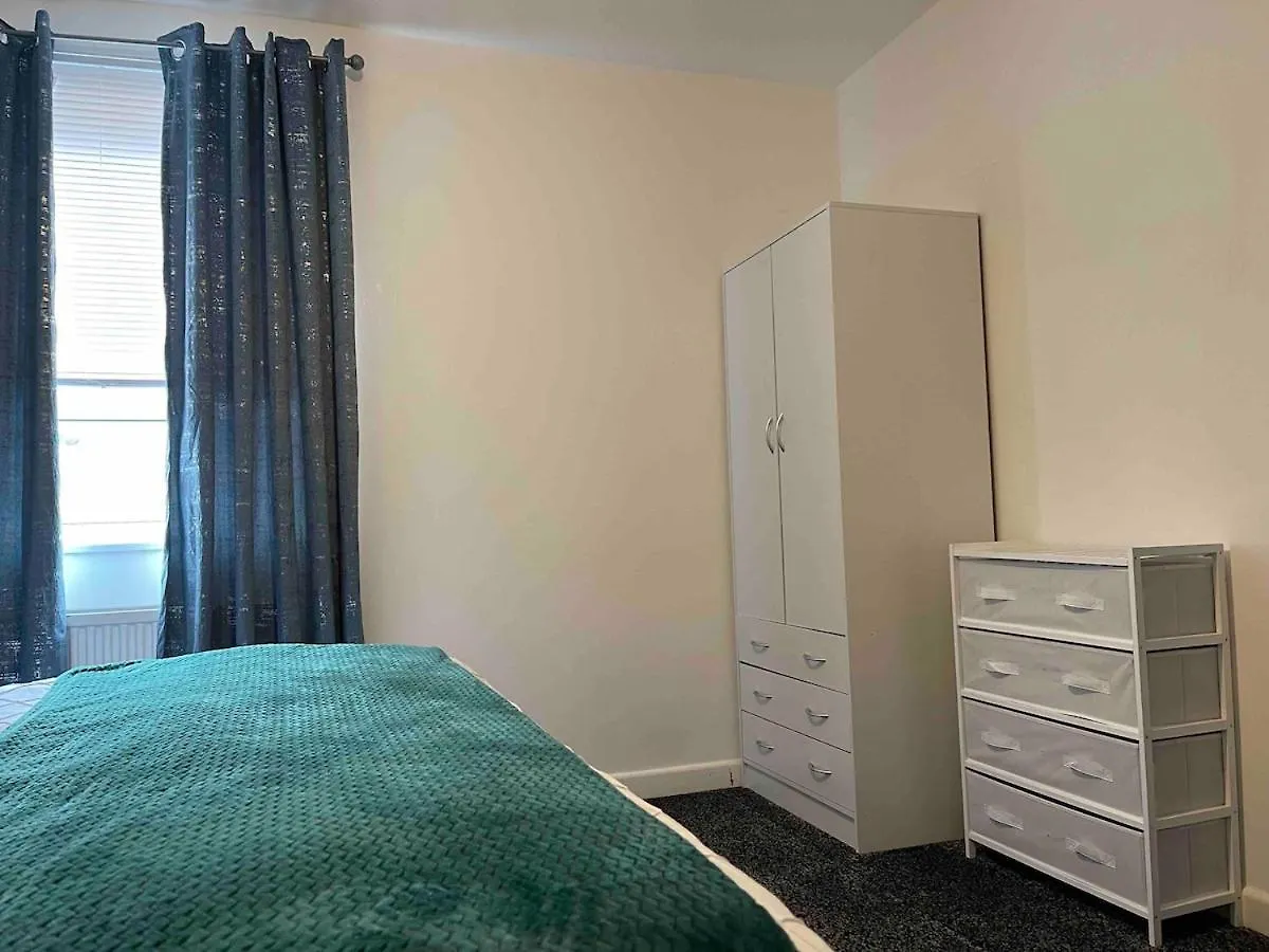 5 Bedroom House - 10 Beds - City Centre - Parking Cardiff 0*,