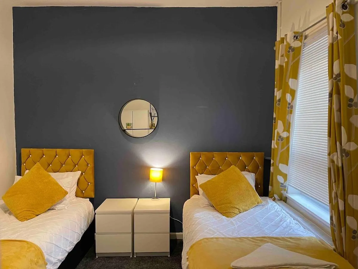 5 Bedroom House - 10 Beds - City Centre - Parking Cardiff Vakantiehuis